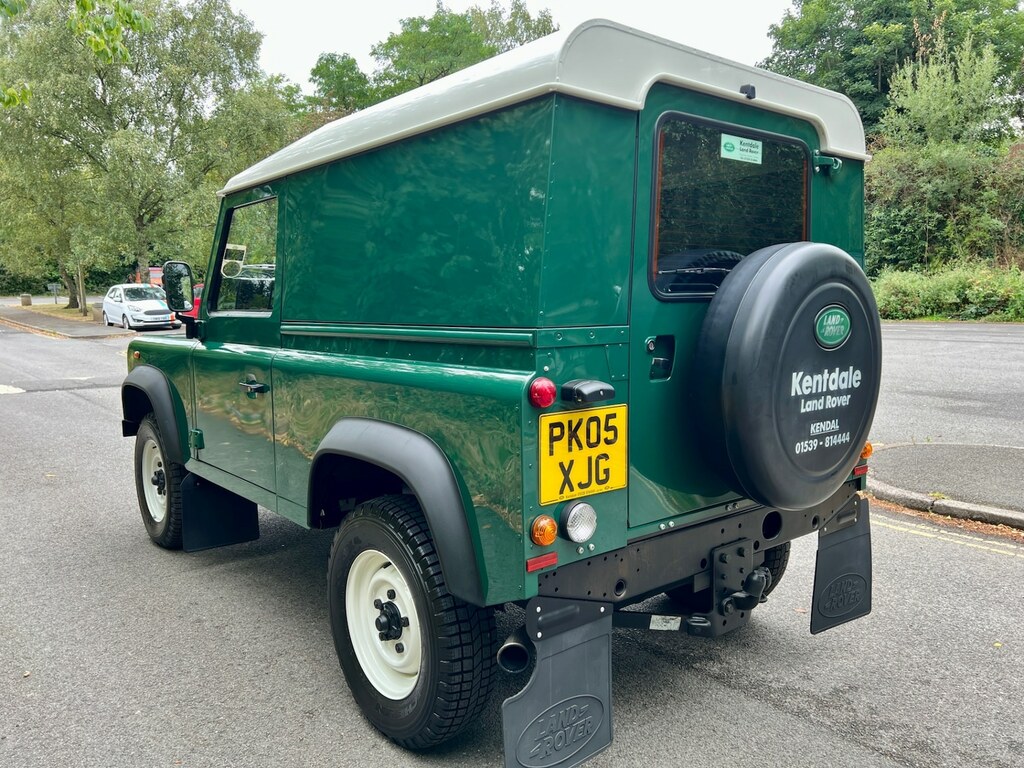 Land Rover Defender 90 90 Td5 Hard Top Green #5