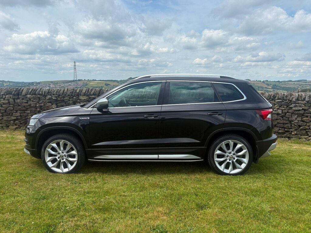 Skoda Karoq 2.0 Tdi Scout 4X4 Black #2