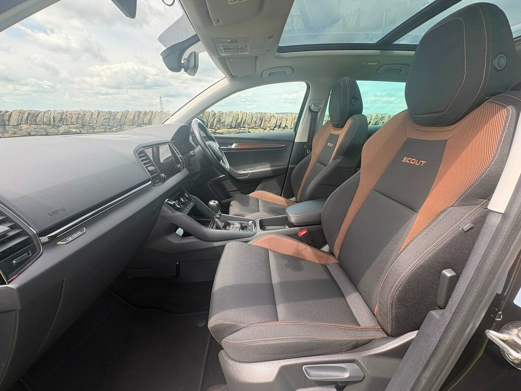 Skoda Karoq 2.0 Tdi Scout 4X4 Black #6