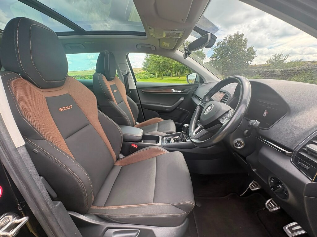 Skoda Karoq 2.0 Tdi Scout 4X4 Black #4