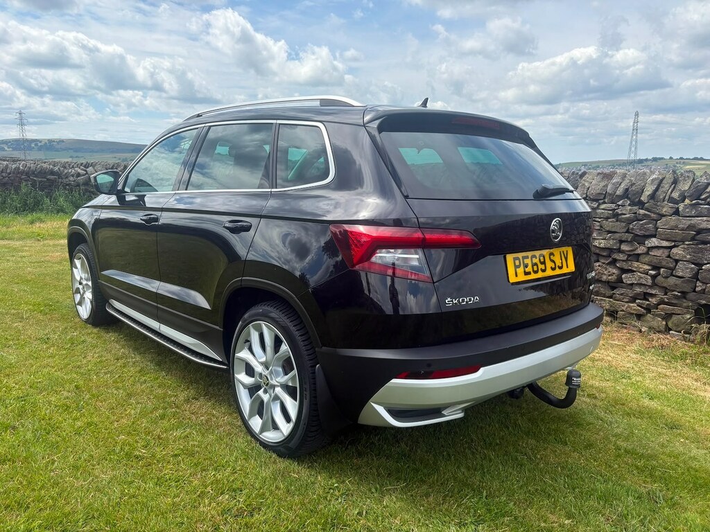 Skoda Karoq 2.0 Tdi Scout 4X4 Black #3
