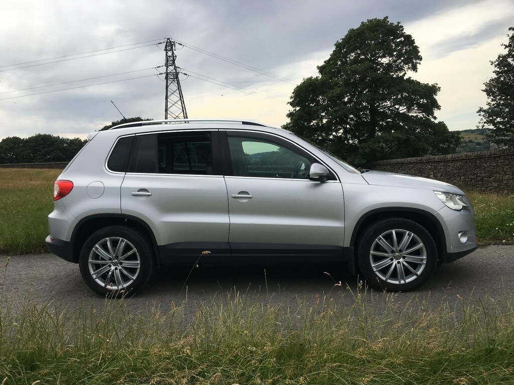 Volkswagen Tiguan 2.0 Tdi Sport Silver #2