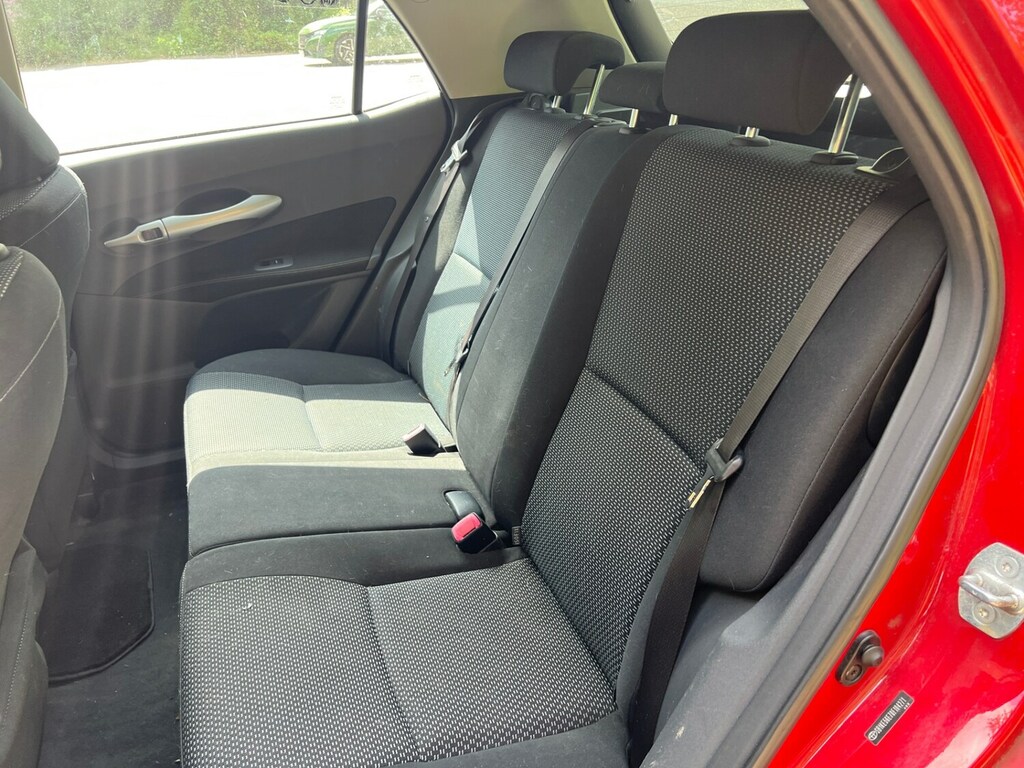 Toyota Auris Auris Tr D-4d Red #13