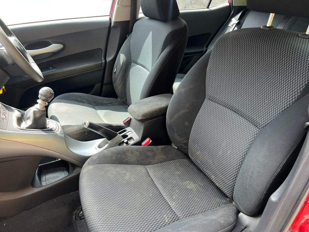 Toyota Auris Auris Tr D-4d Red #12