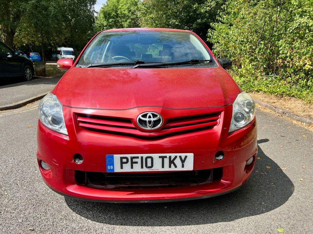 Toyota Auris 1.6 V-matic Tr Red #5