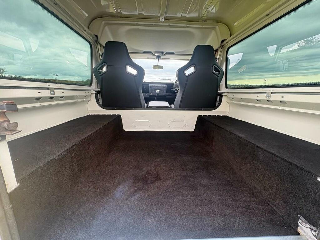Land Rover Defender 90 Td5 County U328 Blue #18