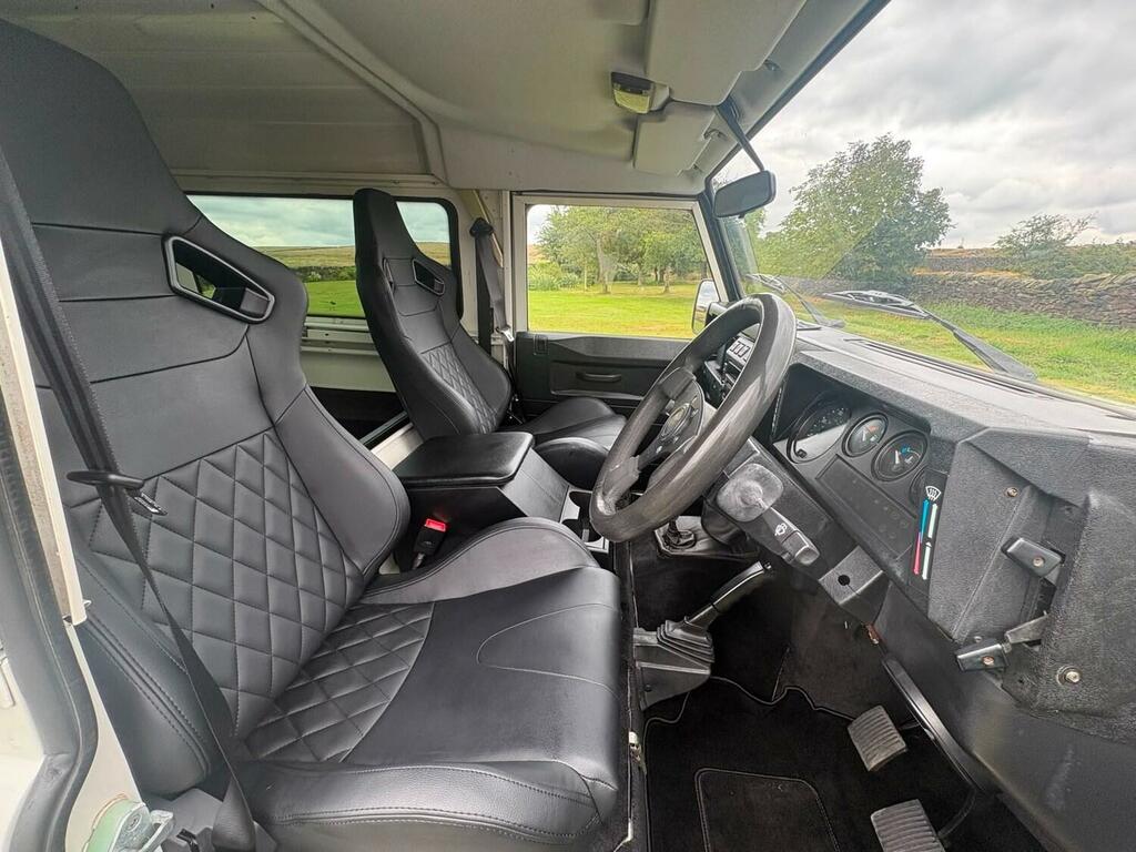 Land Rover Defender 90 Td5 County U328 Blue #16