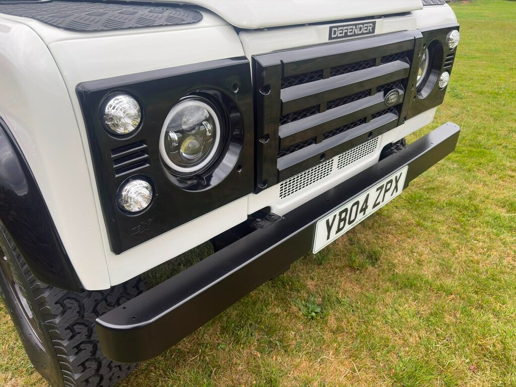 Land Rover Defender 90 Td5 County U328 Blue #19