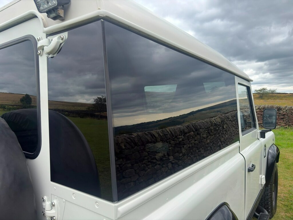 Land Rover Defender 90 Td5 County U328 Blue #10