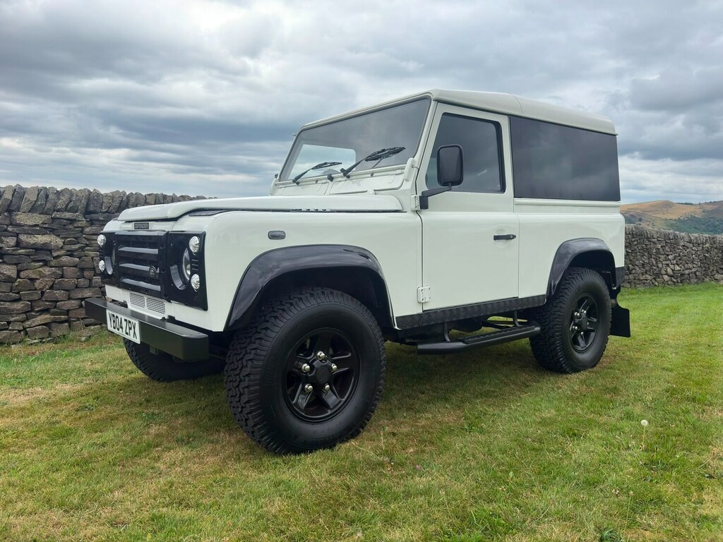Land Rover Defender Hard Top Td5 White #5