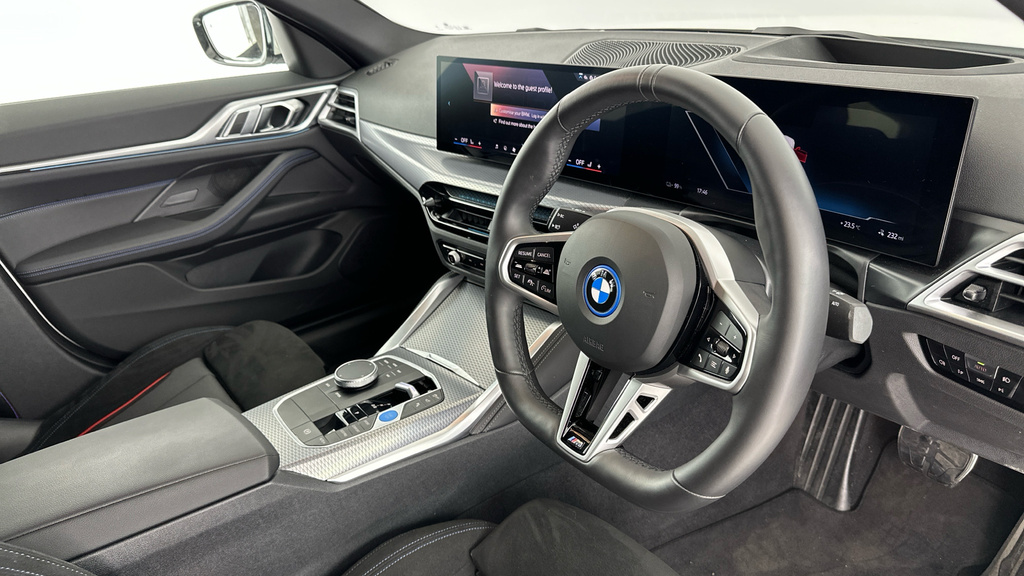 BMW i4 35 70.2Kwh M Sport Gran Coupe Edrive White #6