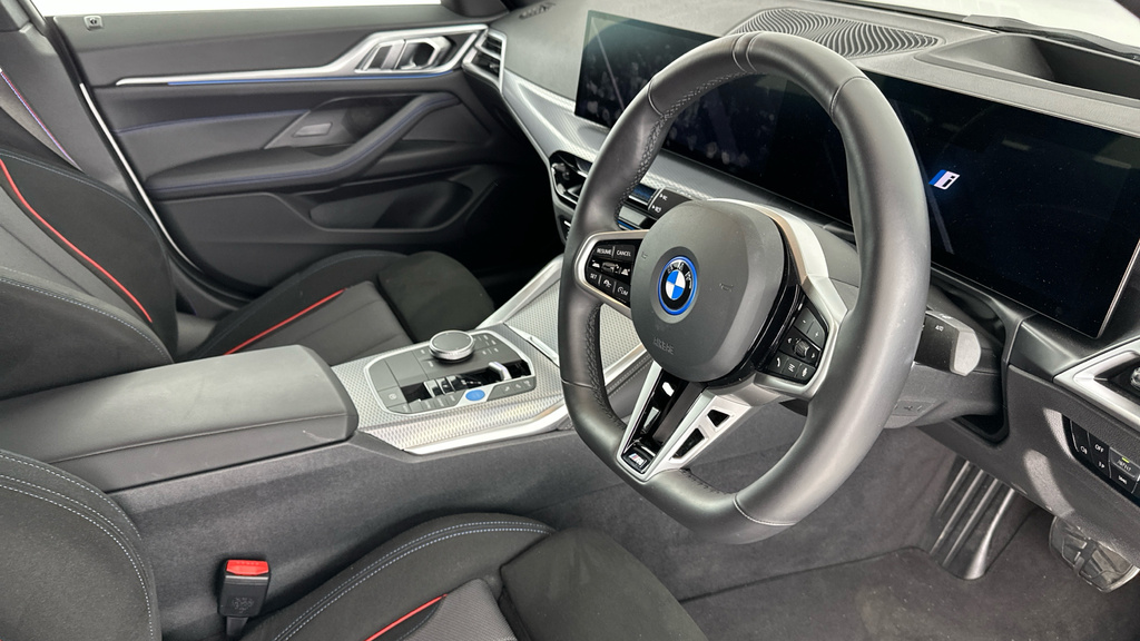 BMW i4 35 70.2Kwh M Sport Gran Coupe Edrive White #6