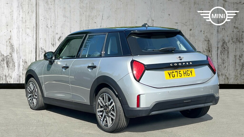 Mini Hatch 1.5C Classic Steptronic Euro 6 Ss Silver #2