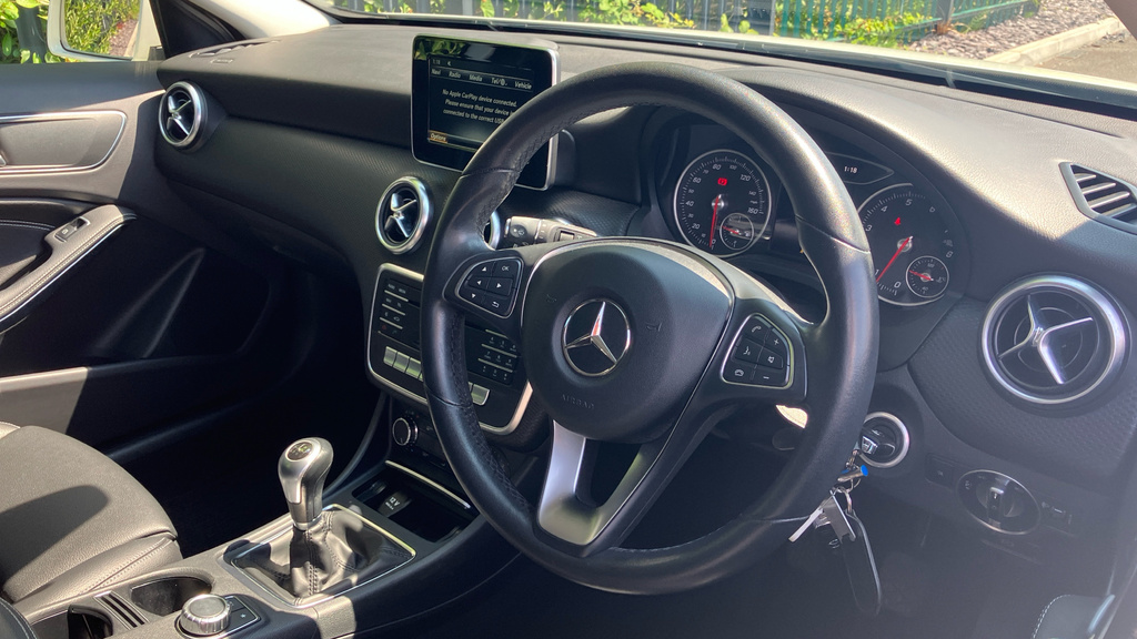 Mercedes-Benz A Class 1.6 A180 Se Euro 6 Ss White #6