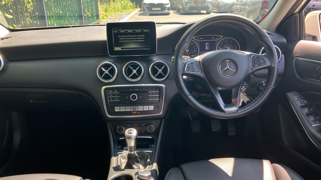 Mercedes-Benz A Class 1.6 A180 Se Euro 6 Ss White #4