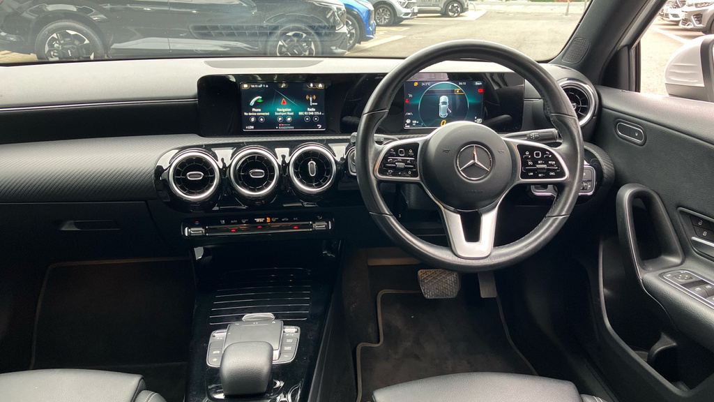 Mercedes-Benz A Class 2.0 A180d Se 8G-dct Euro 6 Ss White #4