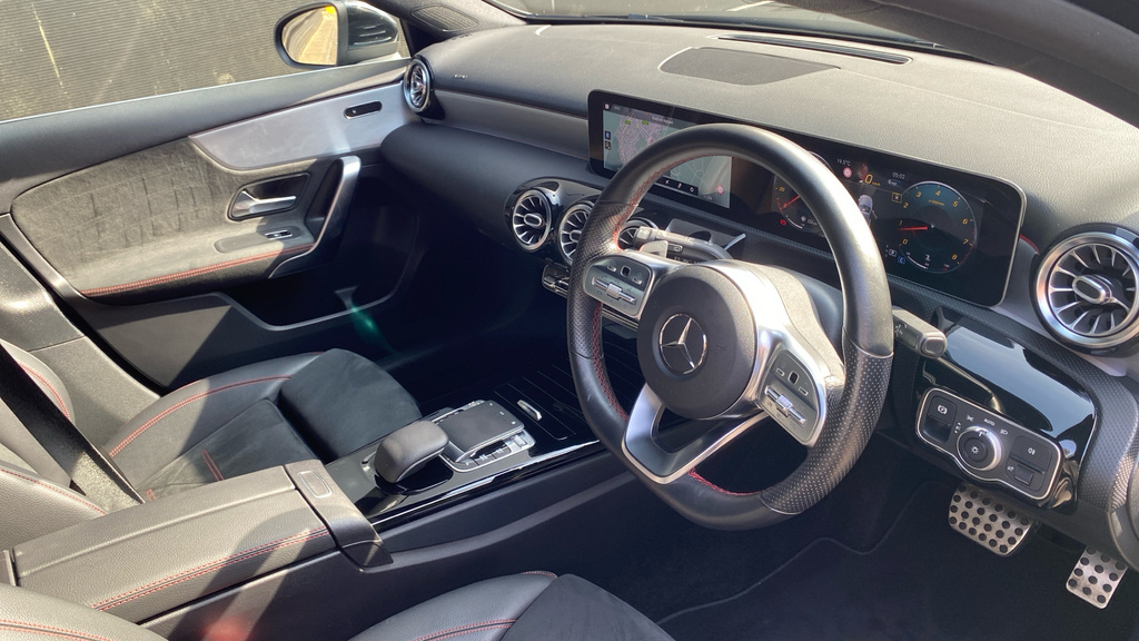 Mercedes-Benz A Class 2.0 A220 Amg Line Premium 7G-dct Euro 6 Ss Black #6