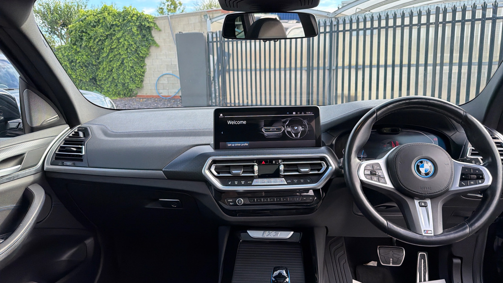BMW iX3 80Kwh M Sport Pro Black #4