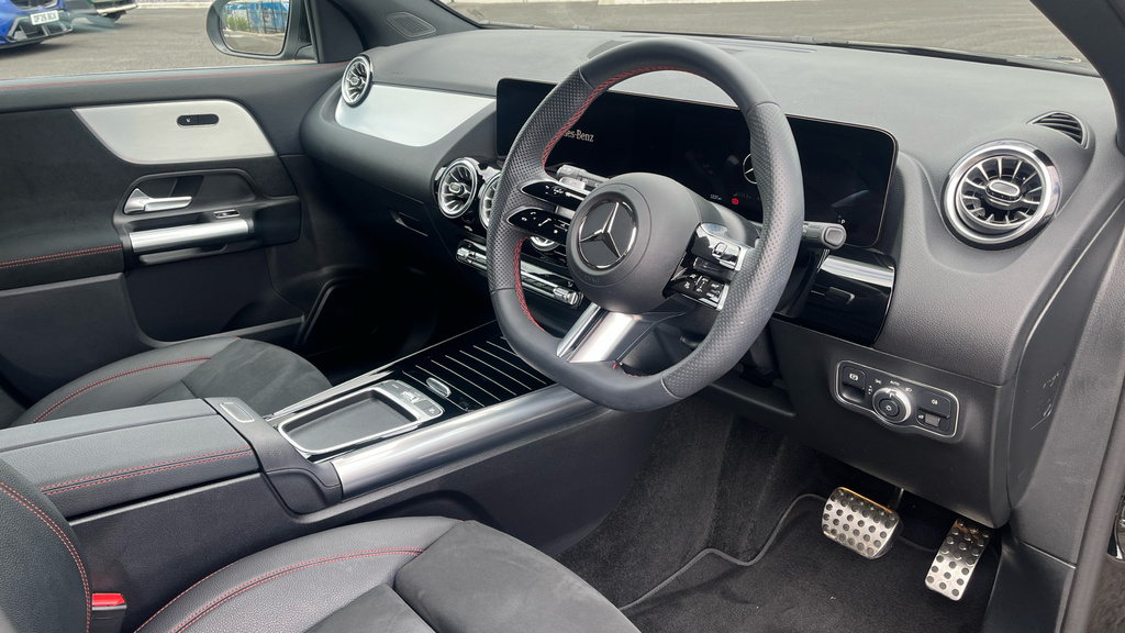 Mercedes-Benz GLA Class 1.3 Gla200h Mhev Amg Line Executive 7G-dct Euro Black #6