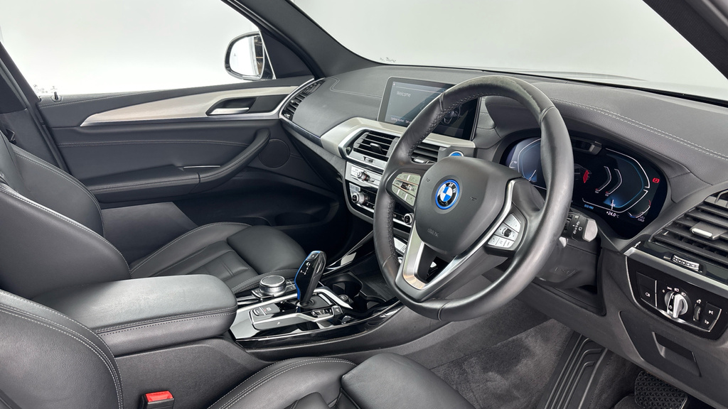 BMW iX3 80Kwh Premier Edition Black #6