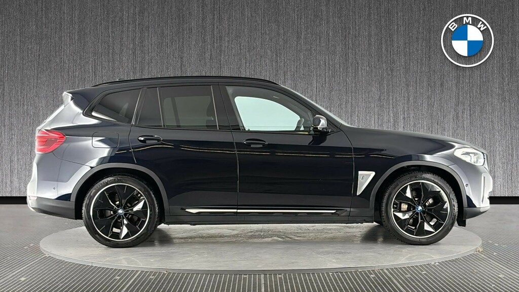 BMW iX3 80Kwh Premier Edition Black #3