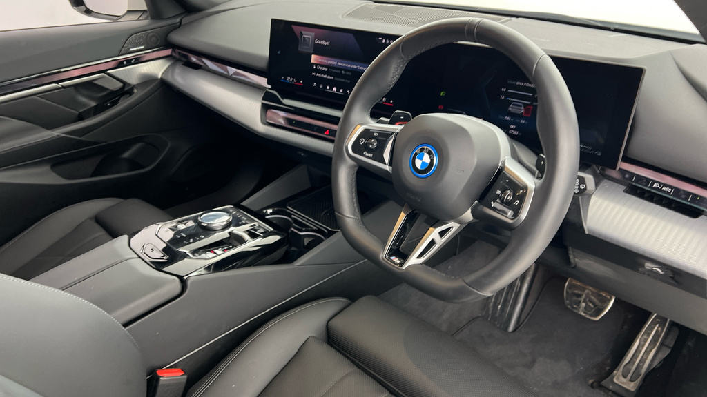 BMW 5 Series 2.0 530E 22.1Kwh M Sport Touring Steptronic Euro 6 White #6