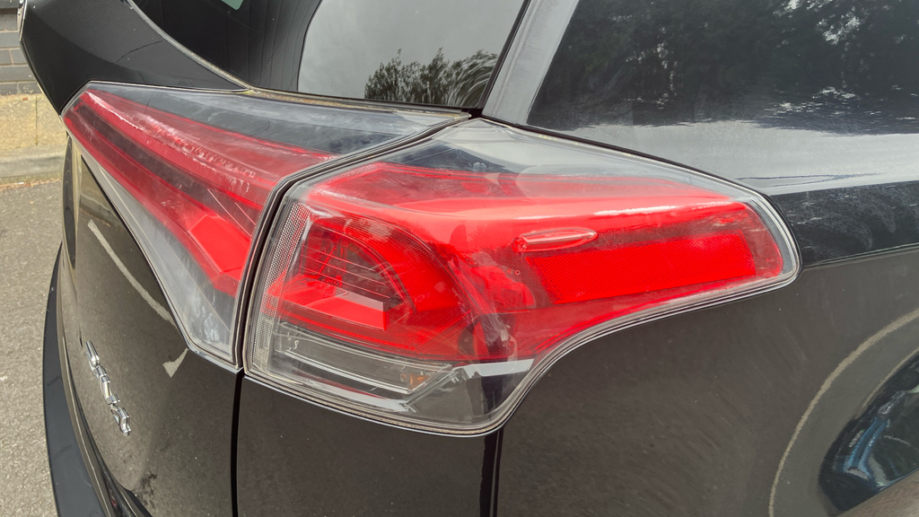 Toyota Rav 4 2.5 Hybrid Business Edition Plus 5-Dr White #22