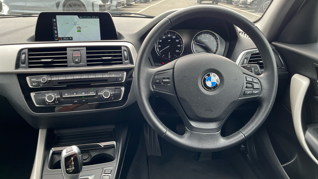 BMW 1 Series 1.5 118I Gpf Se Euro 6 Ss White #5