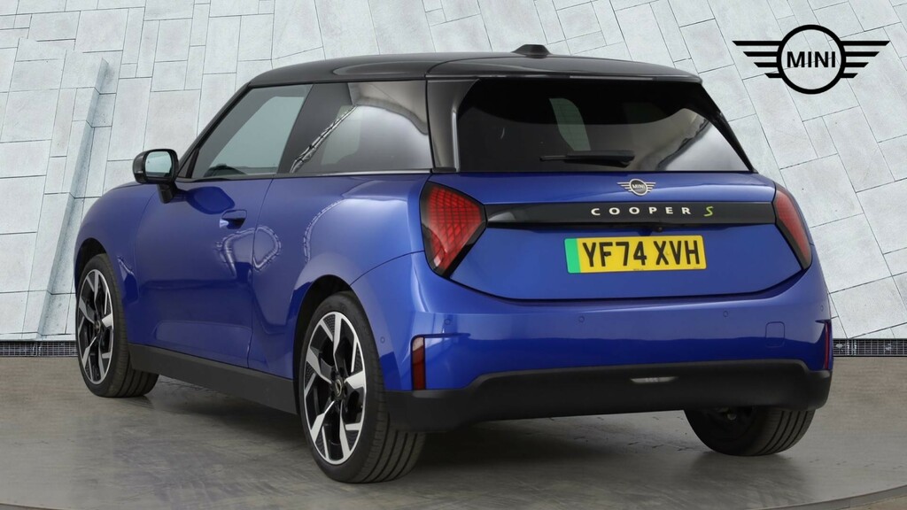Mini Hatch Se 54.2Kwh Exclusive Blue #2