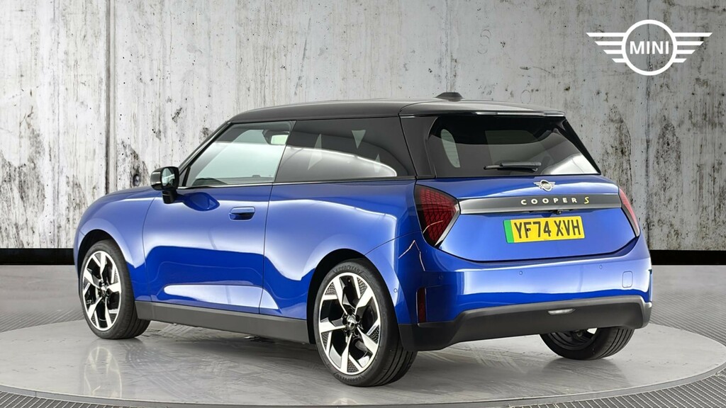 Mini Hatch Se 54.2Kwh Exclusive Blue #2