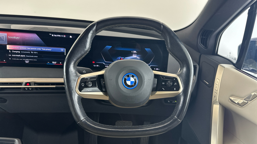 BMW iX 40 76.6Kwh M Sport Xdrive Blue #5