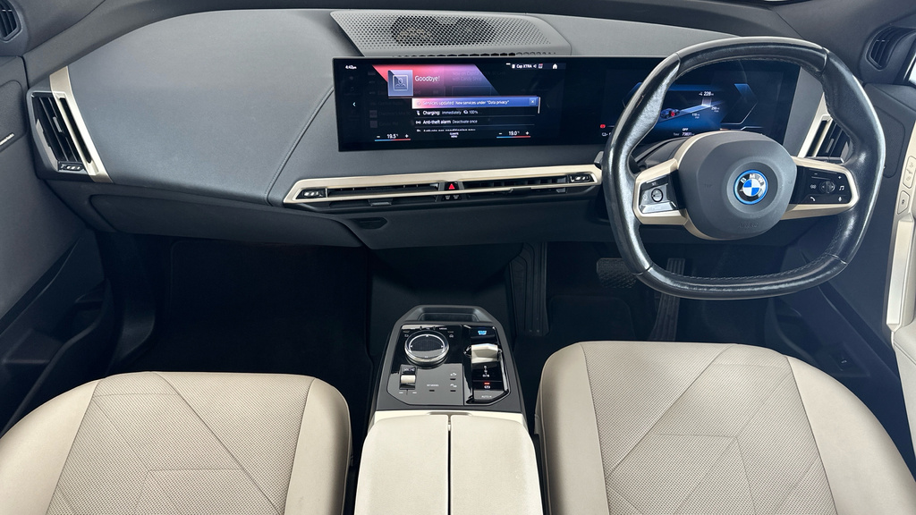 BMW iX 40 76.6Kwh M Sport Xdrive Blue #4