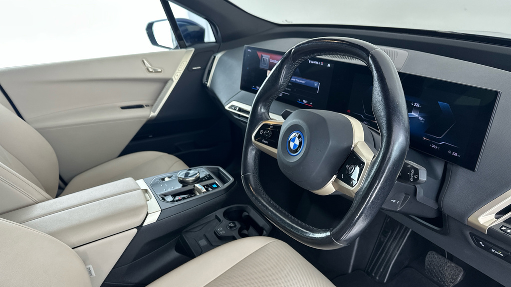 BMW iX 40 76.6Kwh M Sport Xdrive Blue #6