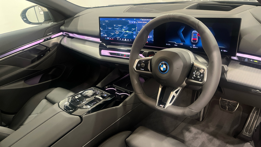 BMW i5 40 83.9Kwh M Sport Edrive 11Kw Charger Grey #6