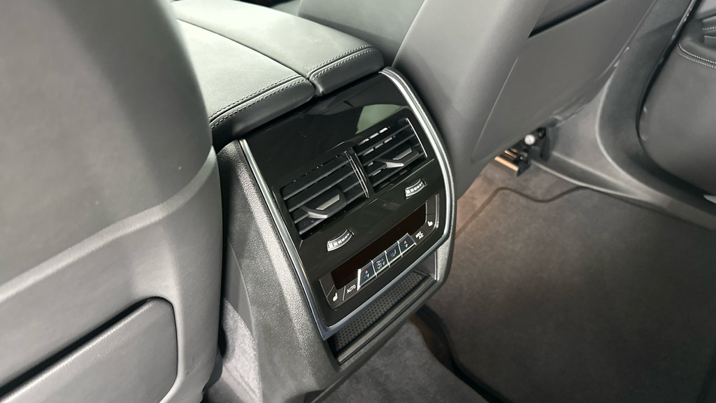BMW XM 50E 5dr Auto Black #24