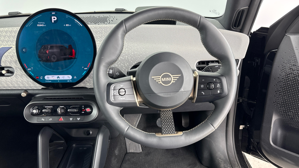 Mini Hatch E 40.7Kwh Exclusive Black #5