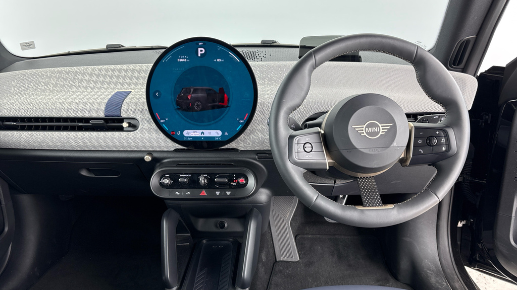 Mini Hatch E 40.7Kwh Exclusive Black #4