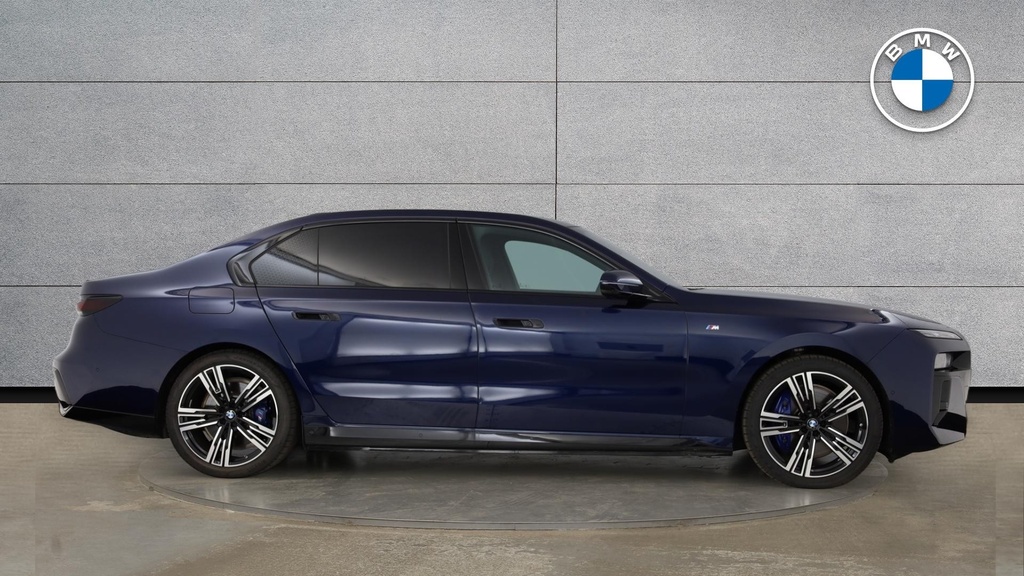 BMW i7 60 105.7Kwh M Sport Xdrive Blue #3