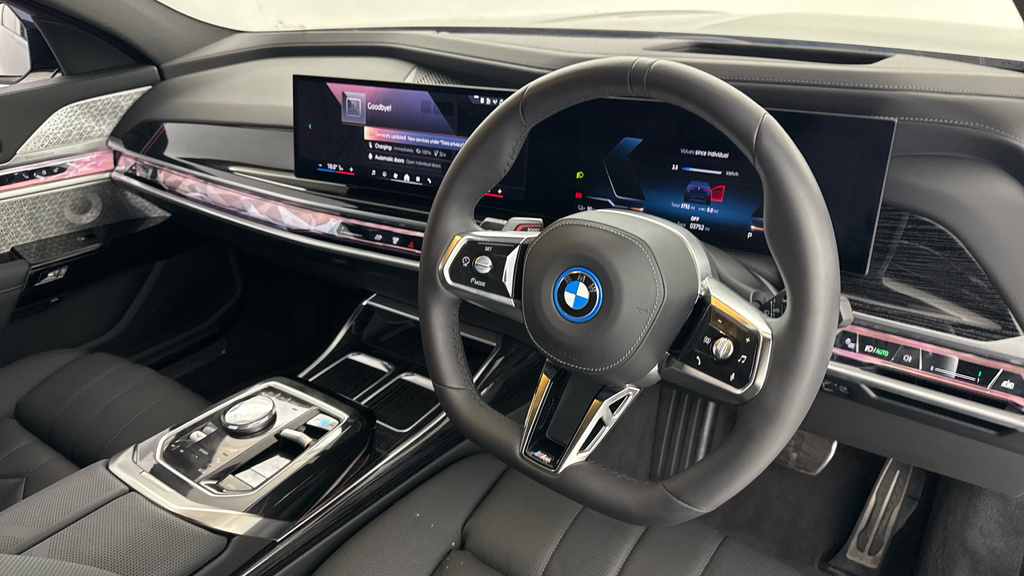 BMW i7 60 105.7Kwh M Sport Xdrive Blue #6