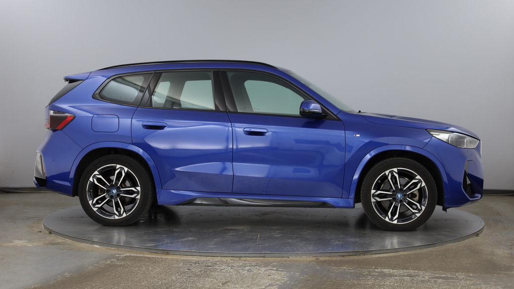 BMW iX1 30 66.5Kwh M Sport Xdrive 11Kw Charger Blue #3
