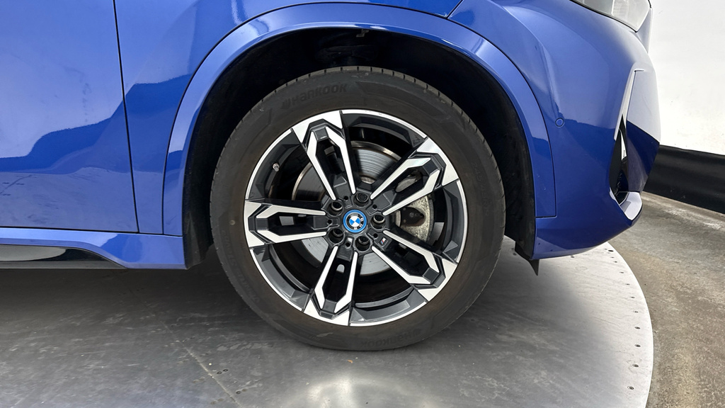BMW iX1 30 66.5Kwh M Sport Xdrive 11Kw Charger Blue #4