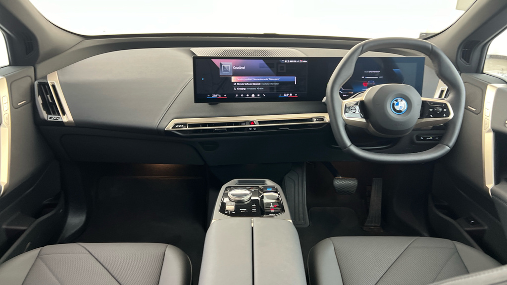 BMW iX 50 111.5Kwh M Sport Xdrive 11Kw Charger Grey #4