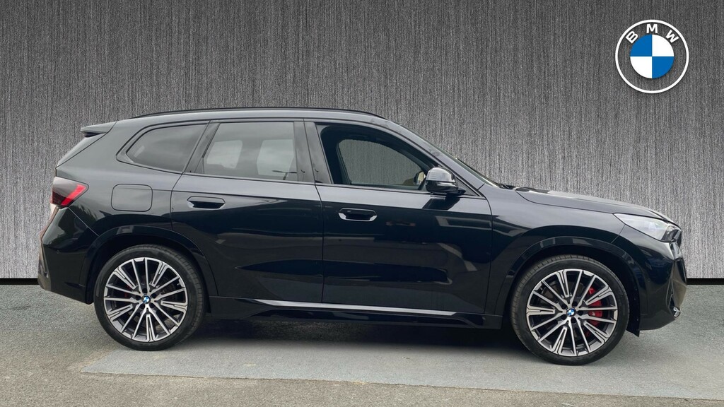 BMW iX1 30 66.5Kwh Shadow Edition Xdrive 11Kw Ch Black #3