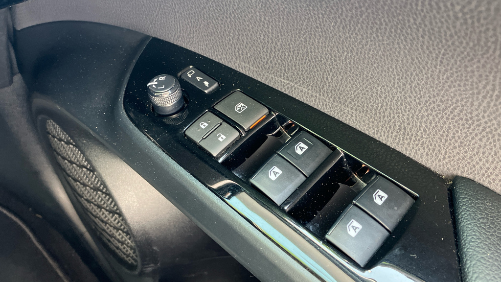 Toyota Prius Excel #19
