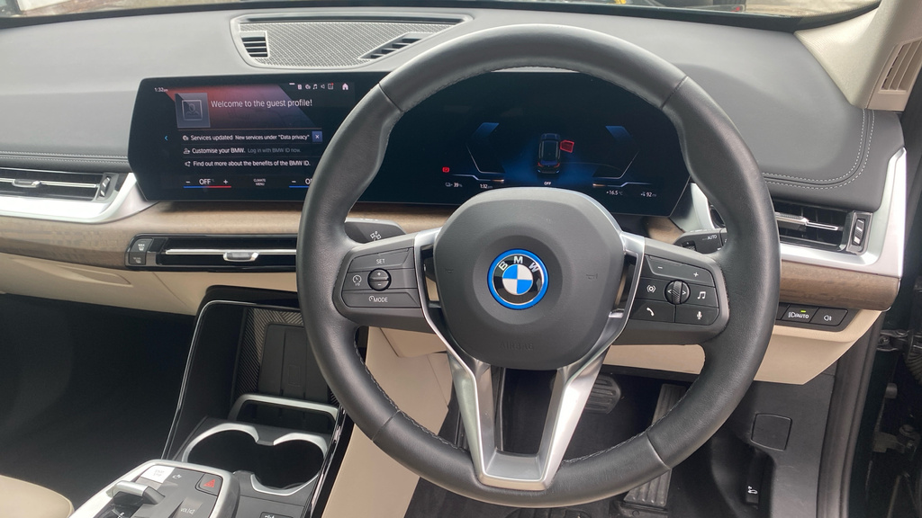 BMW iX1 30 66.5Kwh Xline Xdrive 11Kw Charger Green #5