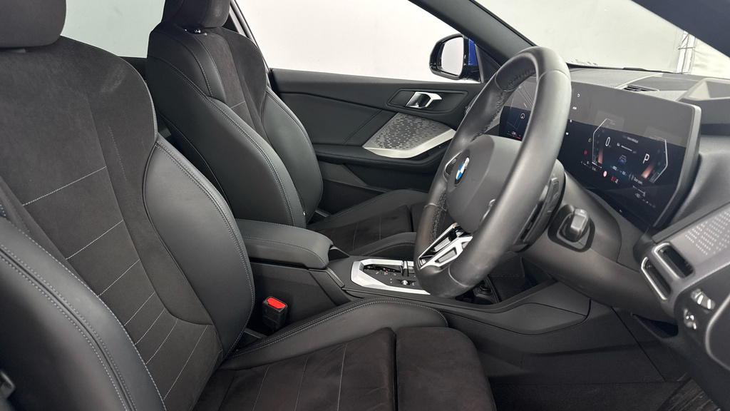 BMW 2 Series 220 M Sport Step White #11