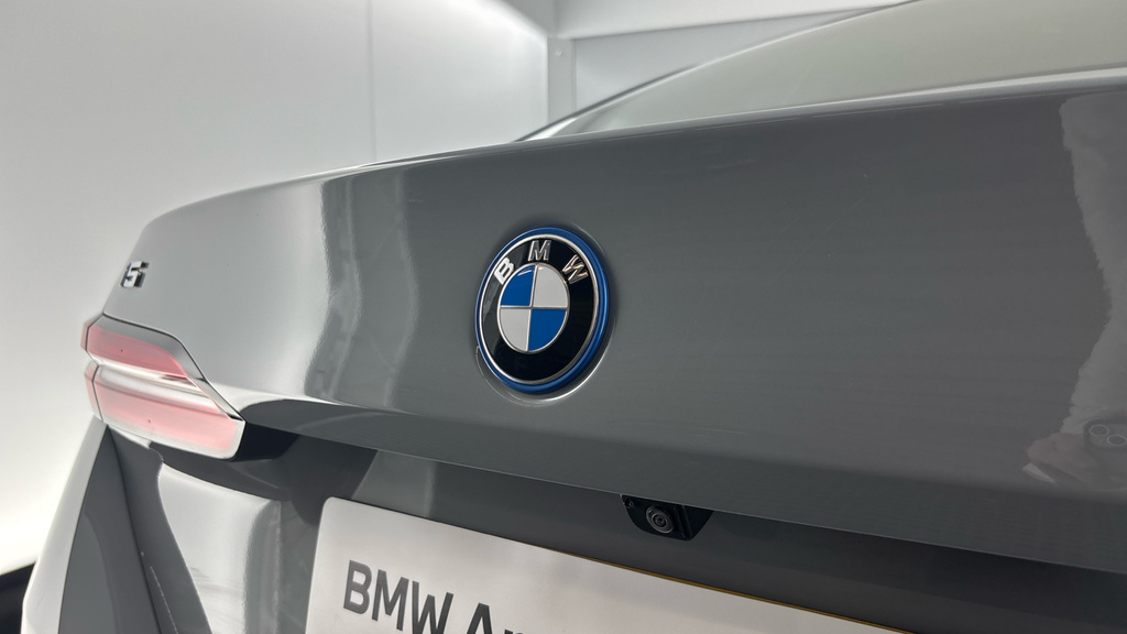 BMW i5 I5 M60 Saloon Blue #31