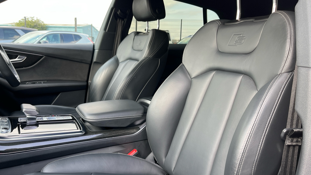 Audi Q8 55 Tfsi E Quattro Black Edition Tiptronic 2023 Grey #38