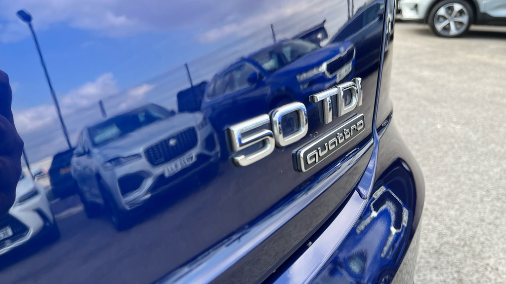 Audi Q8 55 Tfsi E Quattro Black Edition Tiptronic 2023 Grey #44