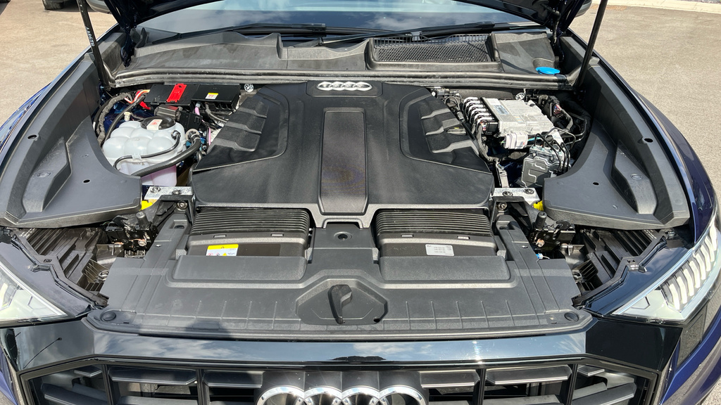 Audi Q8 55 Tfsi E Quattro Black Edition Tiptronic 2023 Grey #56